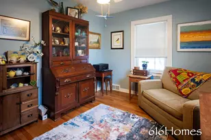 2450 Oakwood Ave NE, Grand Rapids, MI 49505 - Photo 20