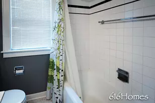 2450 Oakwood Ave NE, Grand Rapids, MI 49505 - Photo 24