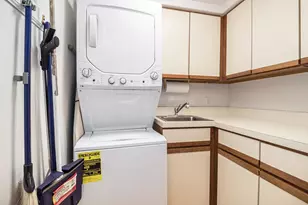 2115 Nature Cove Ct, Ann Arbor, MI 48104 - Photo 10