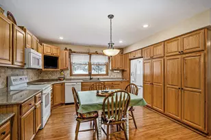 9131 N 42nd St, Hickory Corners, MI 49060 - Photo 8