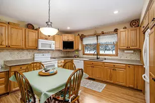 9131 N 42nd St, Hickory Corners, MI 49060 - Photo 6