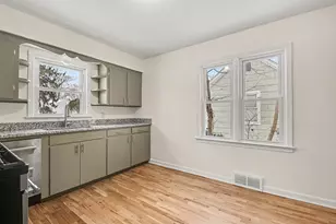 1199 Monroe St, Benton Harbor, MI 49022 - Photo 8