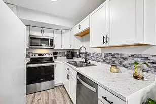 3407 Kenbrooke Ct, Kalamazoo, MI 49006 - Photo 4