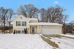 4647 Torrington Dr SE, Kentwood, MI 49512 - Photo 2
