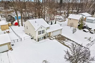 4647 Torrington Dr SE, Kentwood, MI 49512 - Photo 4