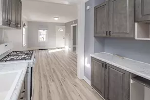 1910 N Rose St, Kalamazoo, MI 49007 - Photo 6