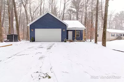 6771 E Four Seasons Drive, Newaygo, MI 49337 - Photo 2