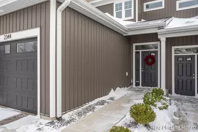 2344 Watertown Way NE, Grand Rapids, MI 49505 - Photo 2