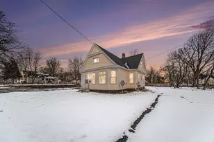 1023 Maple Ave, Jackson, MI 49203 - Photo 1