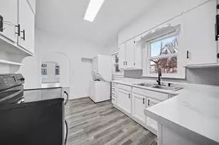 1023 Maple Ave, Jackson, MI 49203 - Photo 8