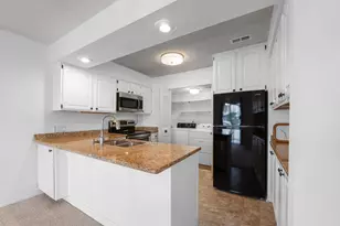 730 Cliffs Dr, Ypsilanti, MI 48198 - Photo 4