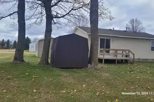 407 E Lincoln Ave, Reed City, MI 49677 - Photo 2