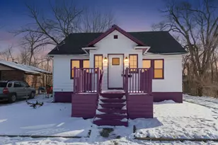 1061 Agard Ave, Benton Harbor, MI 49022 - Photo 2