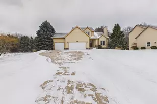 88 Meadows Dr, Muskegon, MI 49441 - Photo 2