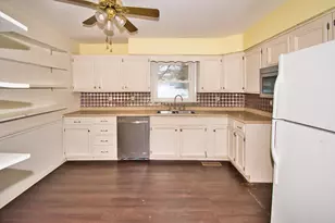 903 N Detroit St, Buchanan, MI 49107 - Photo 8