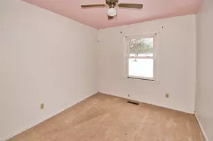 903 N Detroit St, Buchanan, MI 49107 - Photo 14