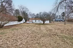 903 N Detroit St, Buchanan, MI 49107 - Photo 6