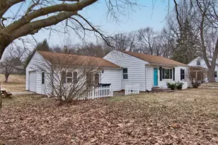 903 N Detroit St, Buchanan, MI 49107 - Photo 2