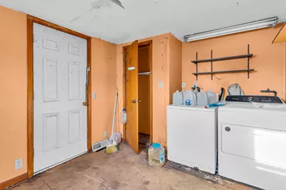 2010 Lansing Avenue, Jackson, MI 49202 - Photo 12