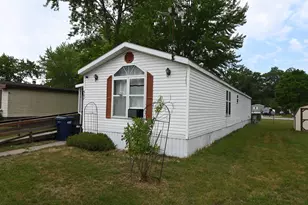 587 Harvest Ln, Muskegon, MI 49442 - Photo 1