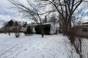 1308 Colgrove Ave, Kalamazoo, MI 49048 - Photo 2