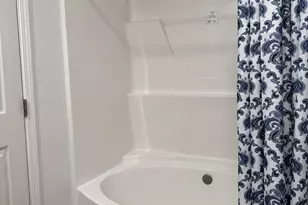 608 Jackson Ave, Muskegon, MI 49442 - Photo 14