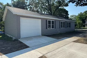 608 Jackson Ave, Muskegon, MI 49442 - Photo 4