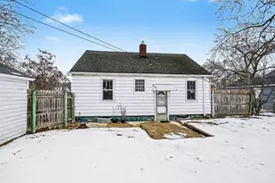 270 Helmar Ct, Benton Harbor, MI 49022 - Photo 4