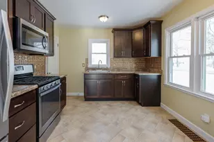 3826 Oakland Dr, Kalamazoo, MI 49008 - Photo 6