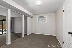 17 Sunset Hills Ave NW, Grand Rapids, MI 49534 - Photo 16