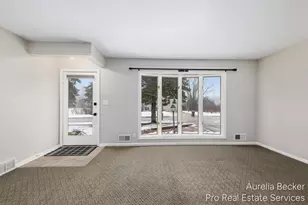 17 Sunset Hills Ave NW, Grand Rapids, MI 49534 - Photo 6