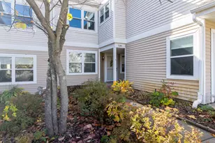 728 Cobblestone Way, Chelsea, MI 48118 - Photo 2