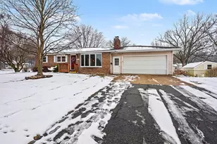 8539 Dolphin St, Portage, MI 49024 - Photo 2