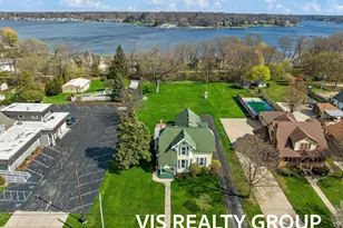 223 E Savidge St, Spring Lake, MI 49456 - Photo 8