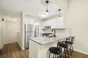 2671 Stonebluff Dr SW, Wyoming, MI 49519 - Photo 8