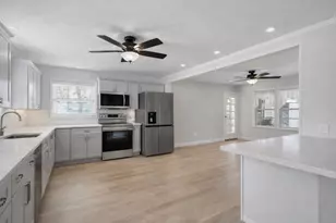 1035 Maple St, Albion, MI 49224 - Photo 16