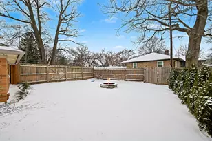 2907 Cascade Rd SE, Grand Rapids, MI 49506 - Photo 4