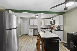 37 Inn Rd, Battle Creek, MI 49014 - Photo 6