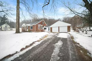 721 N Jefferson St, Lowell, MI 49331 - Photo 2