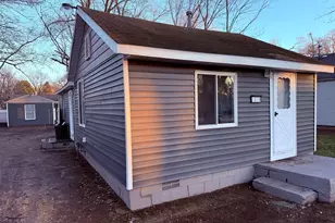 1379 Rose Ave, Benton Harbor, MI 49022 - Photo 2