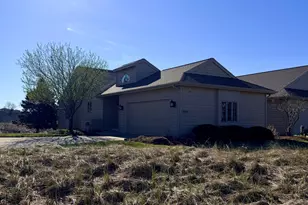 1554 E Harbour Towne Cir, Muskegon, MI 49441 - Photo 2