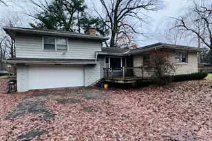 70945 Ridgewood Dr, Edwardsburg, MI 49112 - Photo 1