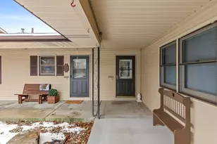 2864 S Wentward Ct, Hudsonville, MI 49426 - Photo 2