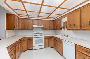 2864 S Wentward Ct, Hudsonville, MI 49426 - Photo 6