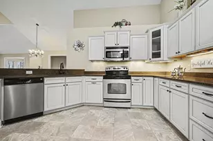 5335 Mapleside Ln SW, Wyoming, MI 49418 - Photo 8