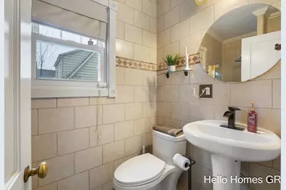 450 Kenwood Street NE, Grand Rapids, MI 49505 - Photo 16