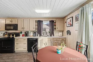 559 N Madison St, Marshall, MI 49068 - Photo 10