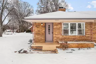 2113 Hamstead Rd NW, Grand Rapids, MI 49504 - Photo 4