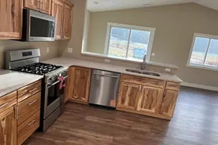 280 10th St, Lakeview, MI 48850 - Photo 8