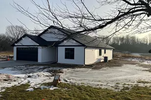 280 10th St, Lakeview, MI 48850 - Photo 2